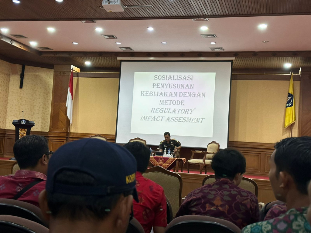 Sosialisasi Penyusunan Kebijakan dengan Metode Impact Assesment